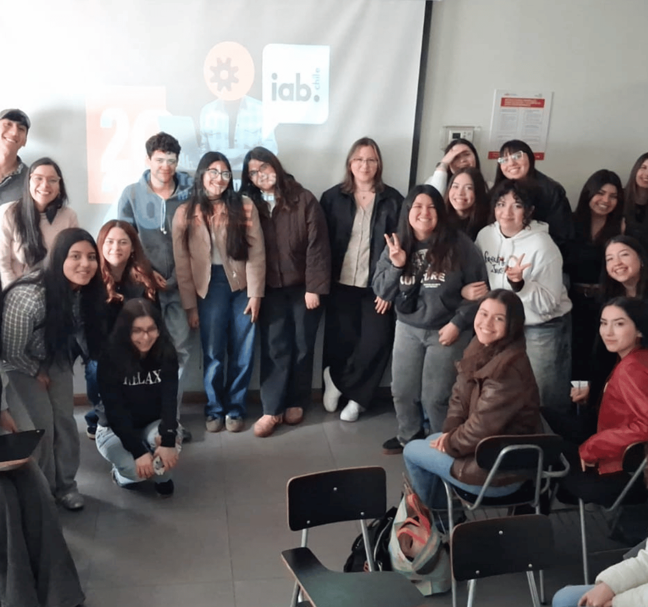 IAB Chile lleva el Informe de Tendencias 2026 a la sala de clases